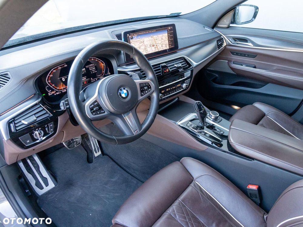 BMW 6GT - 12