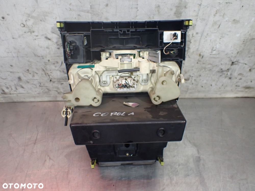 PANEL STEROWANIA NAWIEWU TOYOTA COROLLA E12 - 3