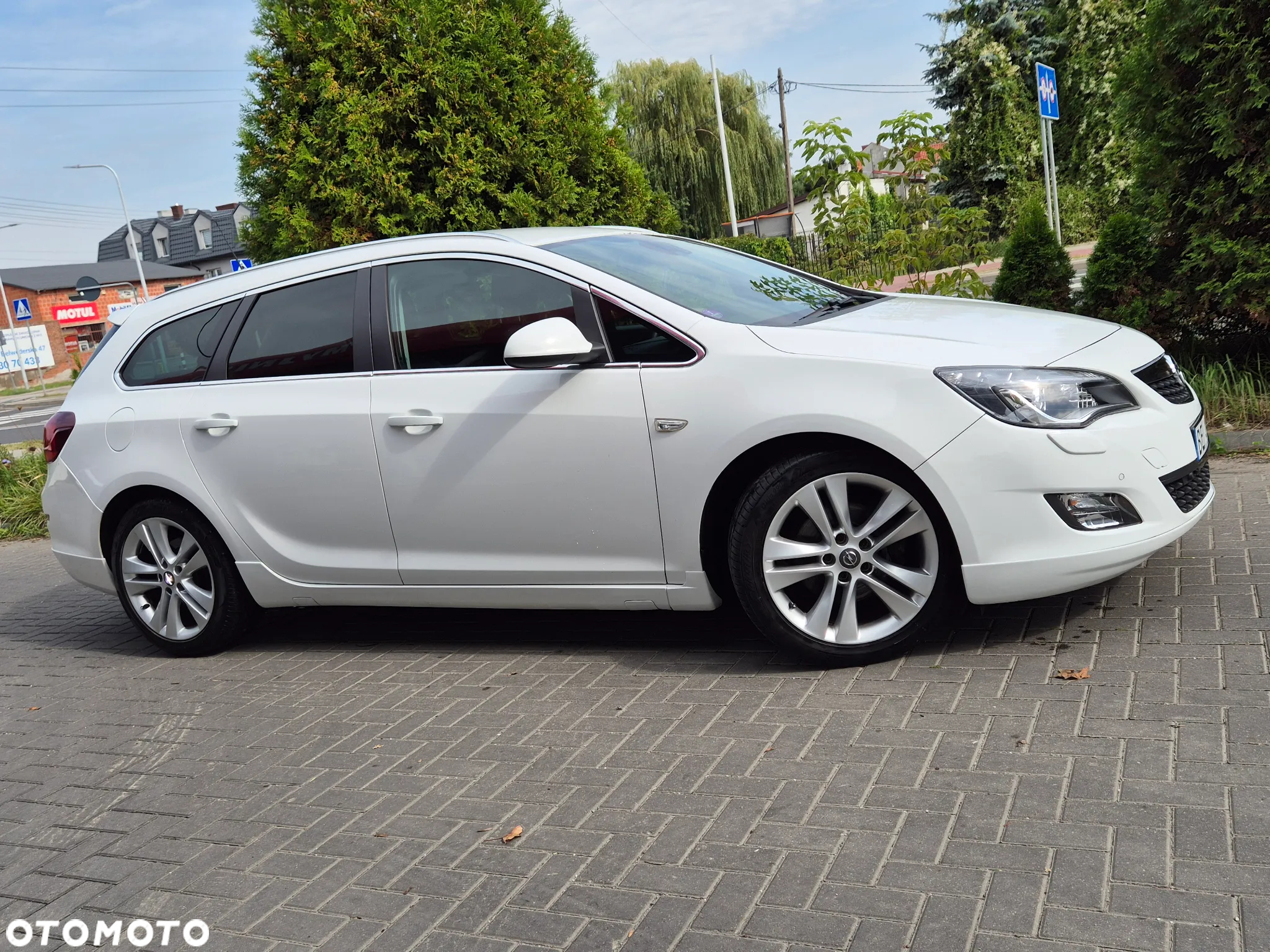 Opel Astra 1.6 Turbo Caravan Cosmo - 16