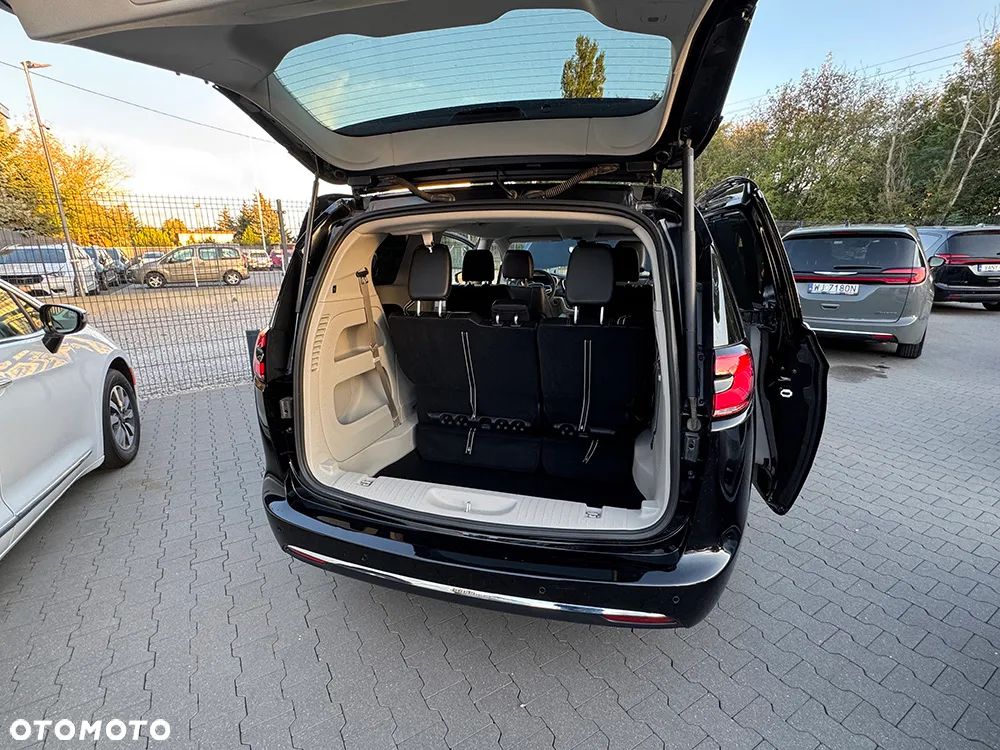 Chrysler Pacifica - 18