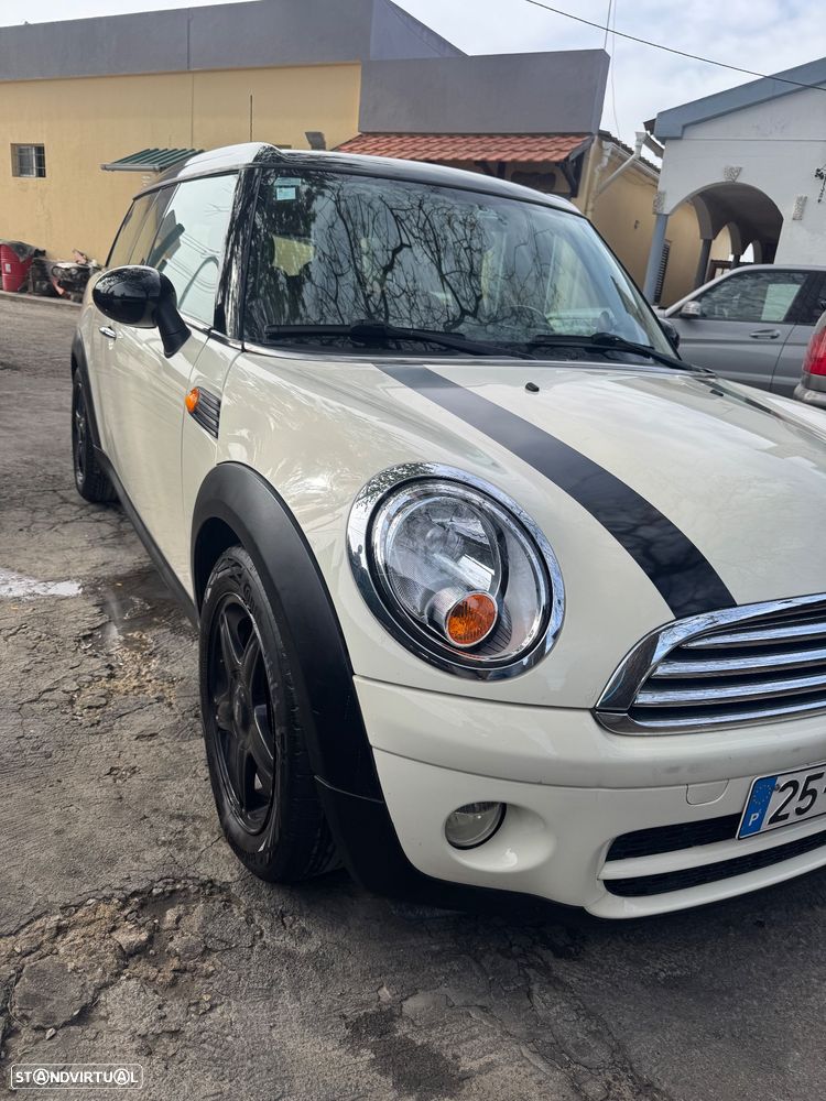 MINI Clubman Cooper D - 10