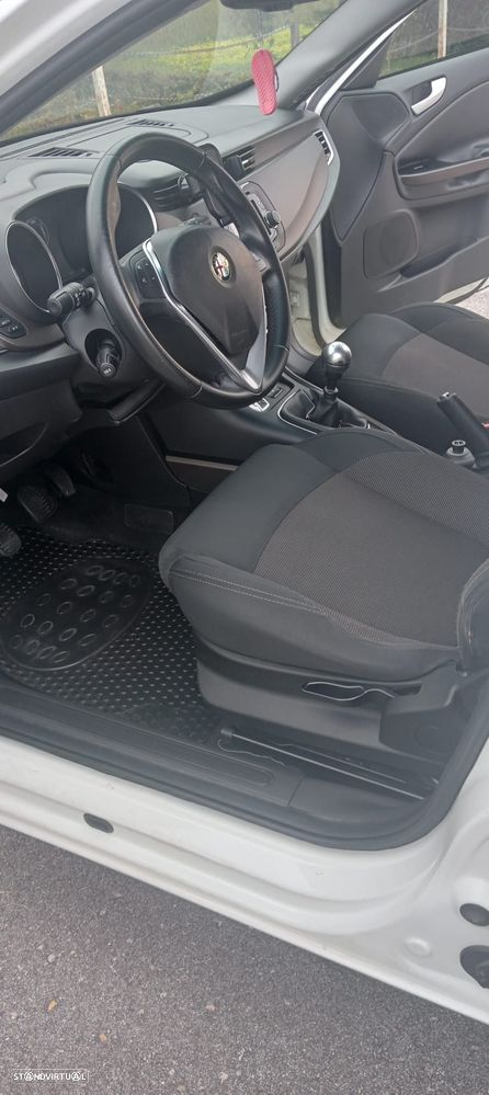 Alfa Romeo Giulietta 1.6 JTDM 16V B-Tech - 13