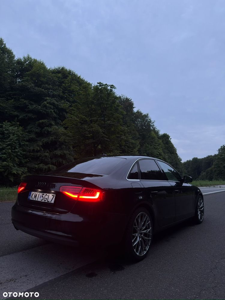 Audi A4 Limousine - 9