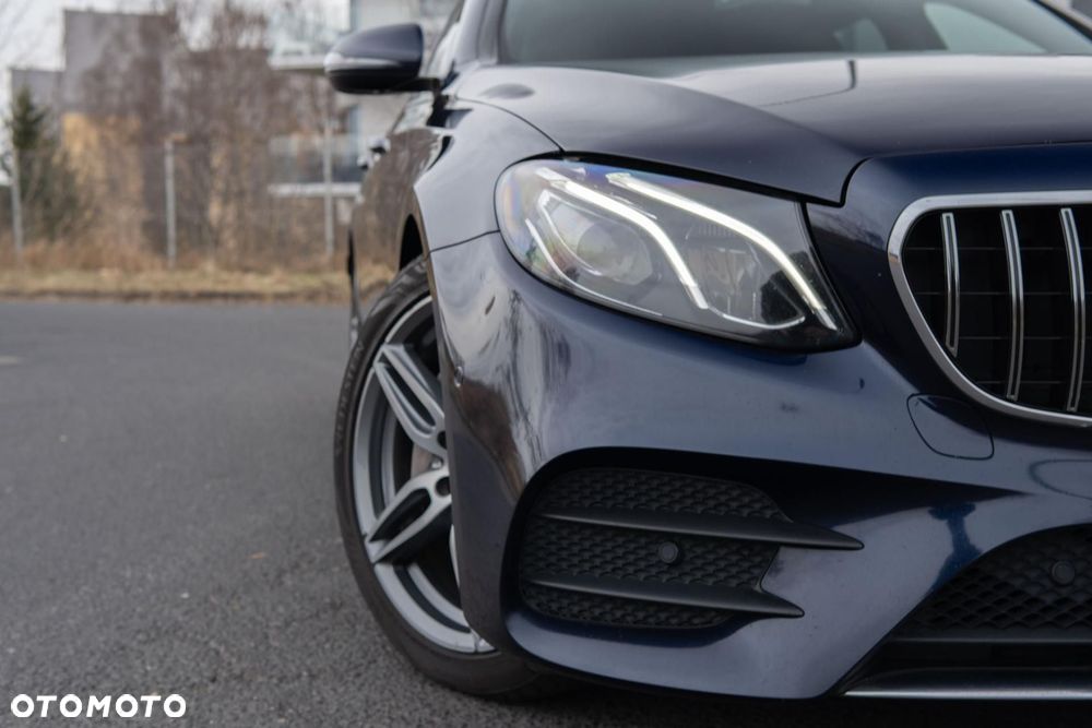 Mercedes-Benz Klasa E 220 d 4Matic 9G-TRONIC AMG Line - 36