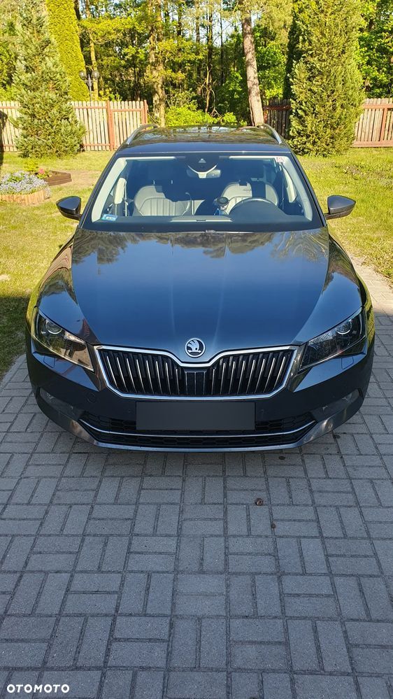 Skoda Superb 2.0 TDI L&K DSG - 19