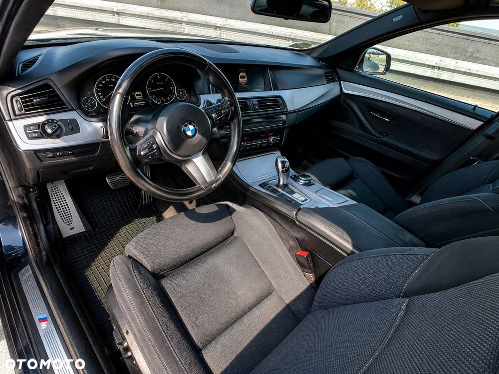 BMW Seria 5 525d xDrive - 7