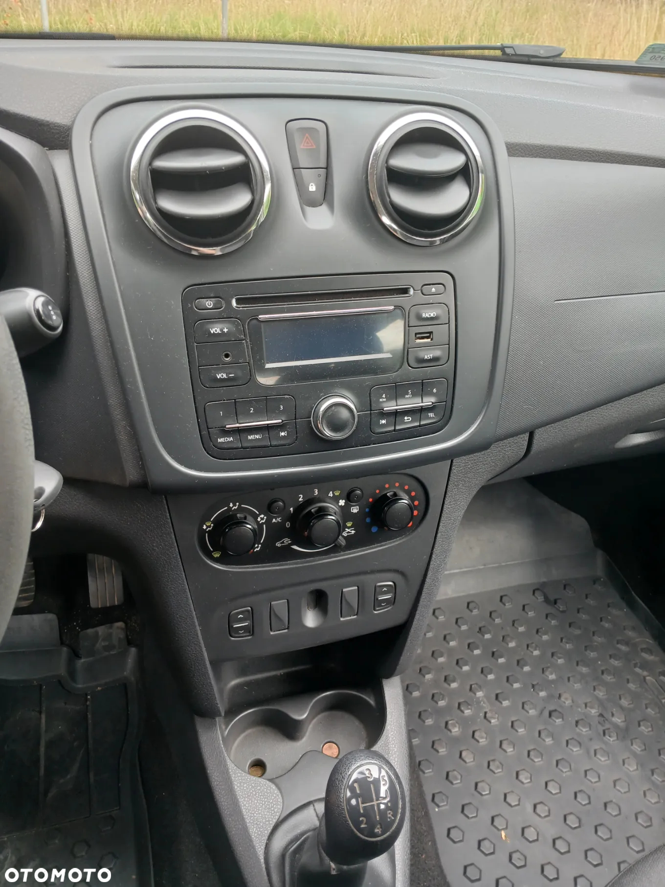 Dacia Logan MCV 1.2 16V Access EU6 - 18