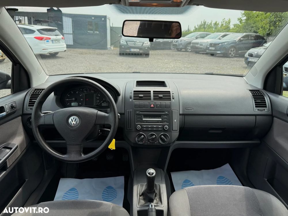 Volkswagen Polo 1.2 Attractive - 5