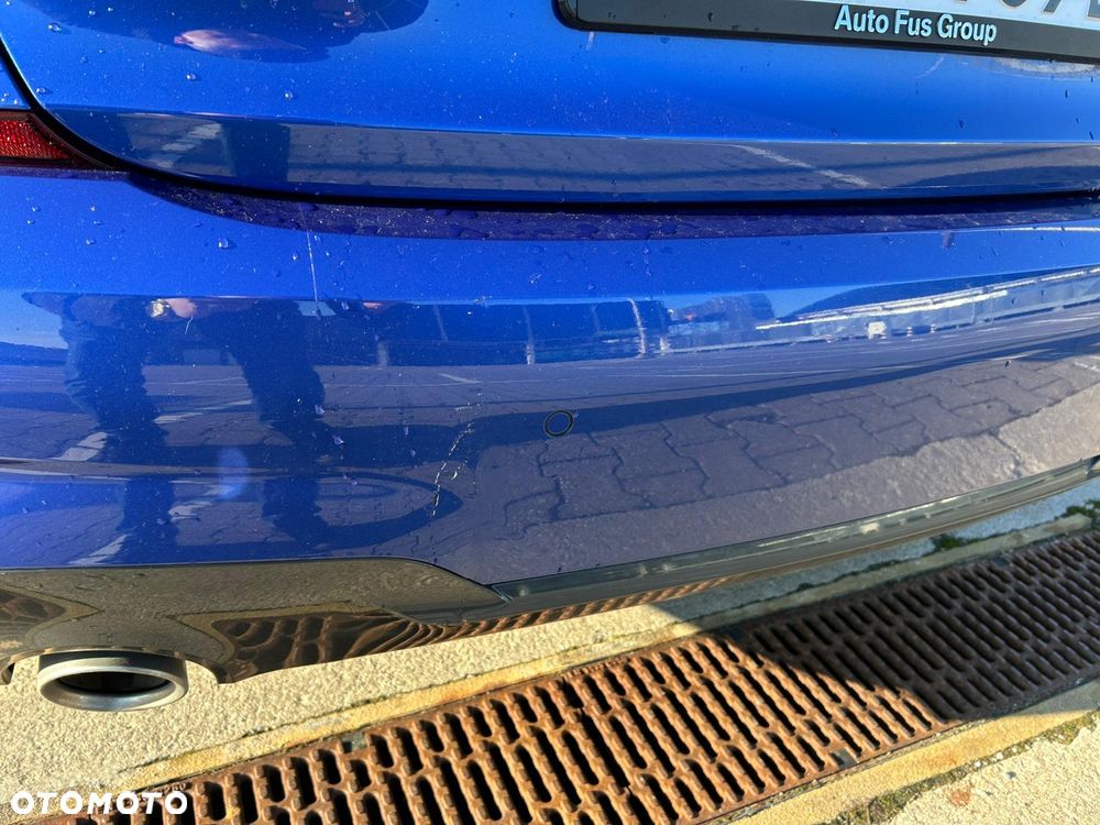 BMW Seria 3 320d M Sport - 12