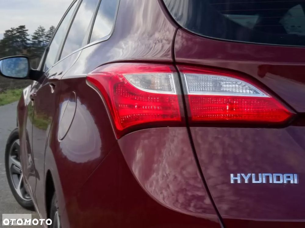 Hyundai i30 1.6 CRDi BlueDrive Premium DCT - 4
