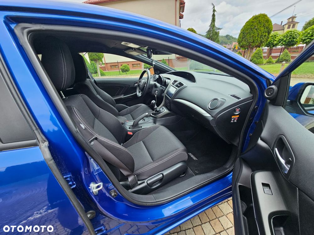 Honda Civic 1.8 i-VTEC Sport Black Edition - 29
