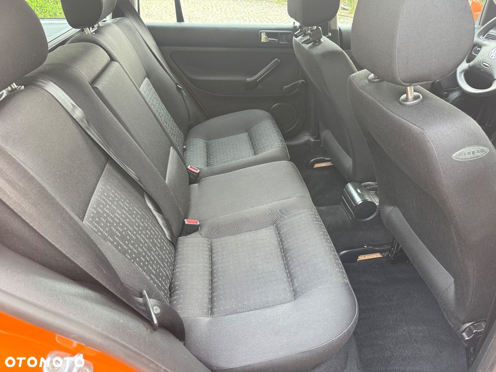 Volkswagen Golf 1.6 Basis - 13