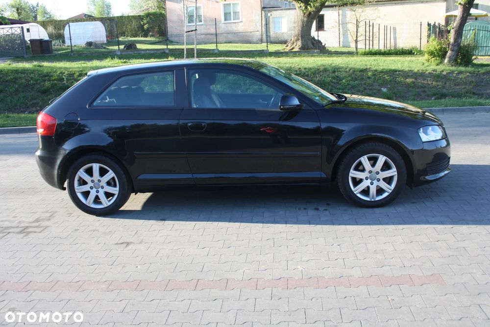 Audi A3 3-drzwiowe 1.8 TFSI S tronic Attraction - 3