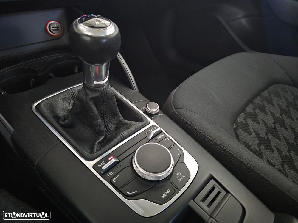 Audi A3 Sportback 1.6 TDI Attraction Ultra - 13