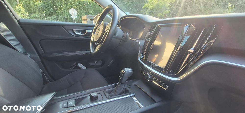 Volvo V60 D3 Momentum - 28