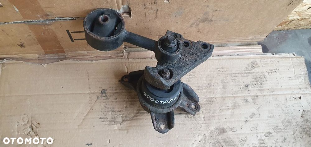 Łapa poduszka silnika Kia Sportage III 2.0 CRDI - 2