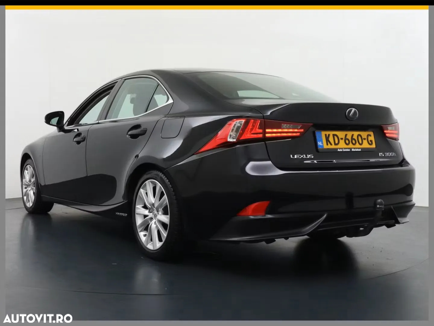 Lexus Seria IS 300h - 4