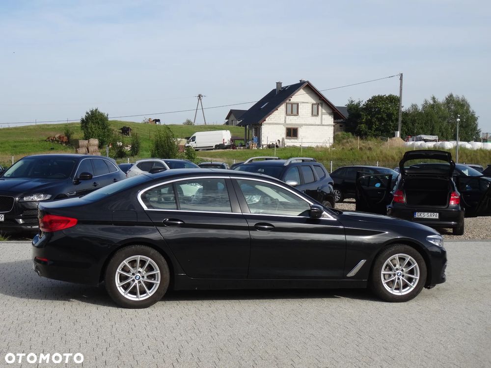 BMW Seria 5 525d Sport Line - 10