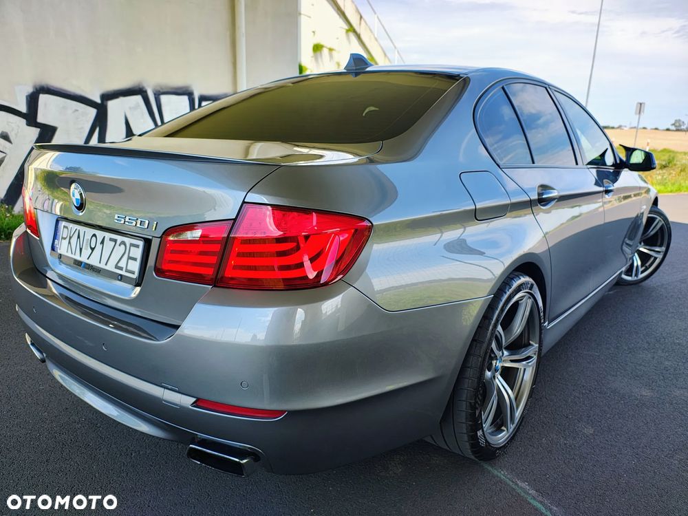 BMW Seria 5 550i Sport-Aut - 9