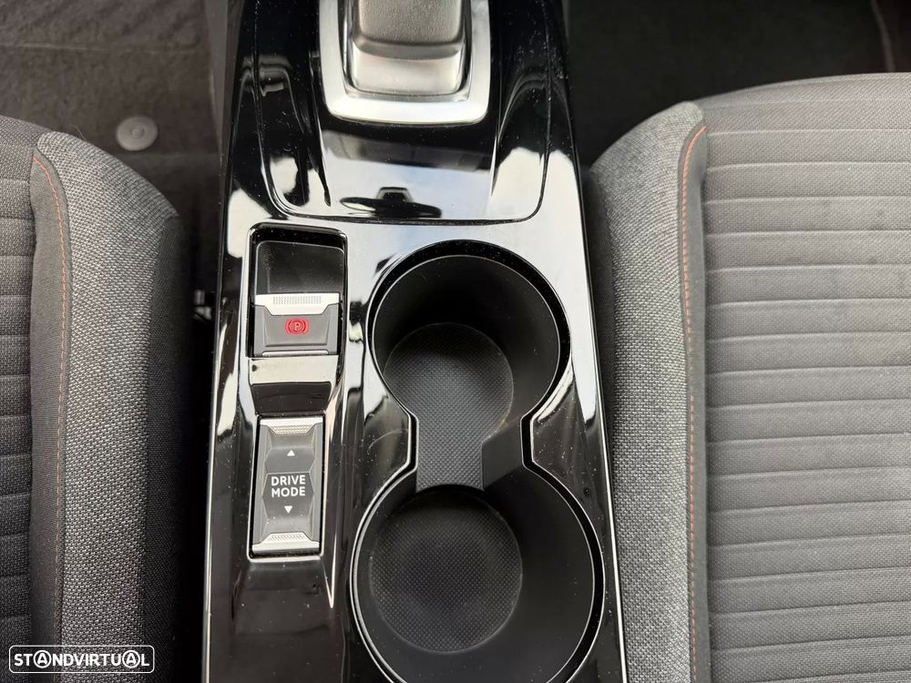 Peugeot e-2008 50 kWh Active - 27