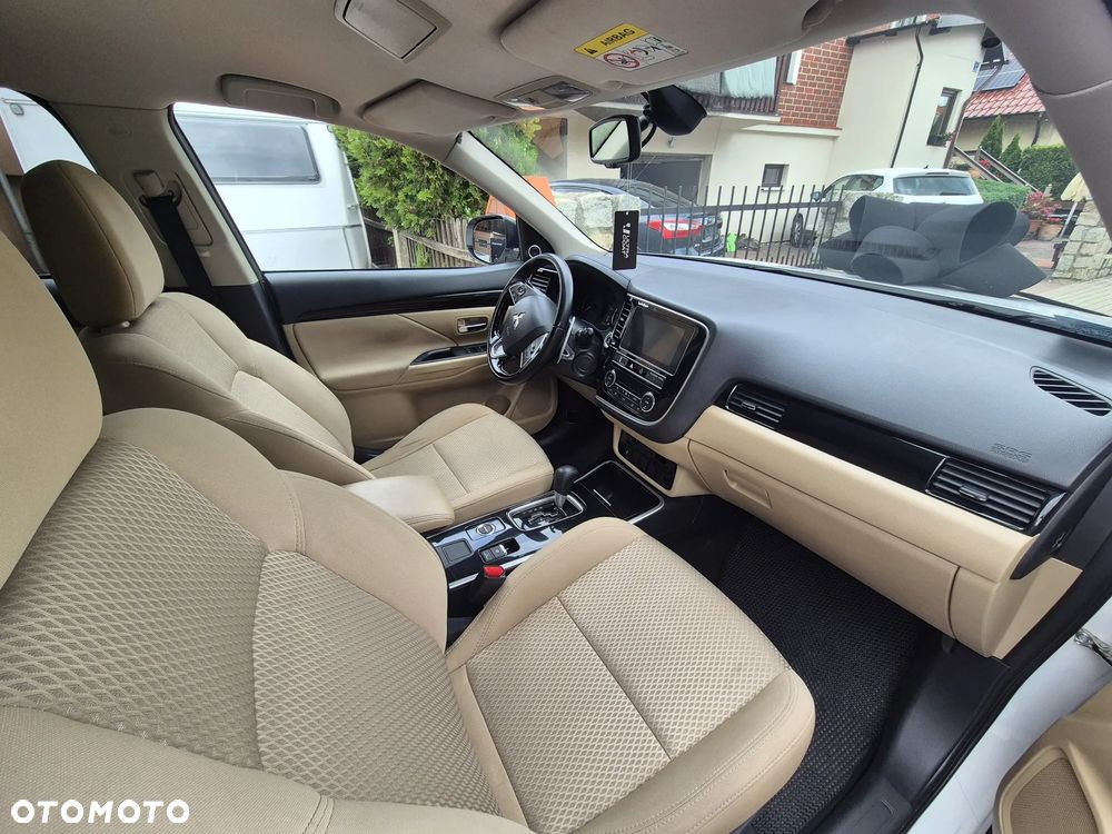 Mitsubishi Outlander 2.0 Intense + SDA 4WD CVT - 7