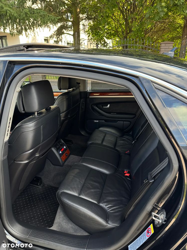 Audi A8 4.2 Quattro - 19