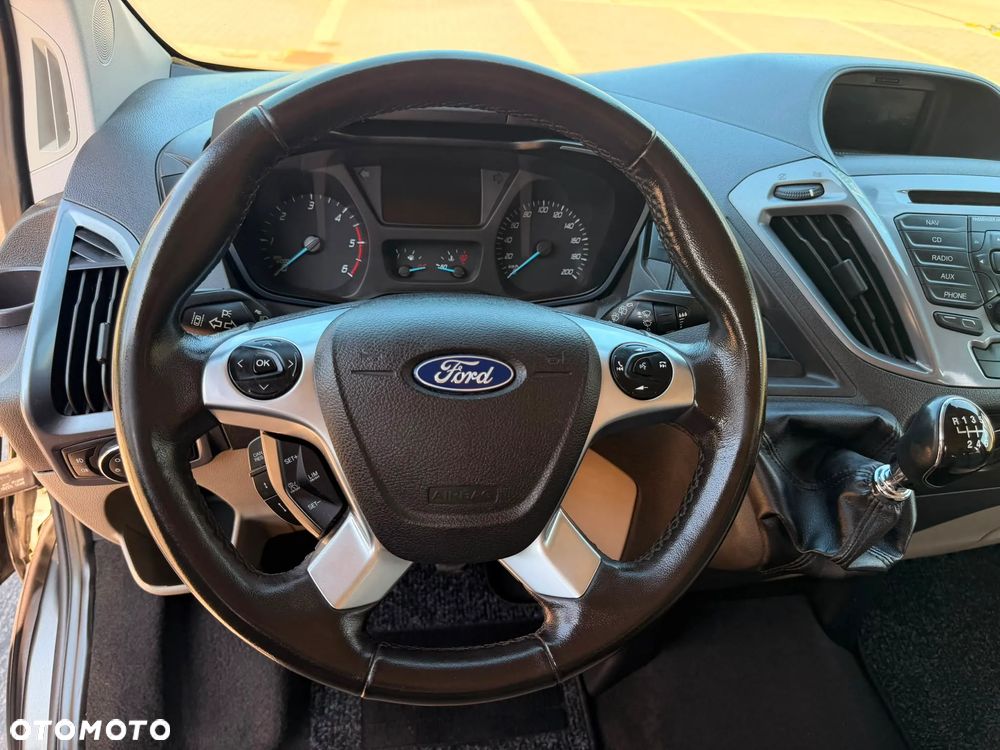 Ford Tourneo Custom 310 L2H1 VA Titanium - 25