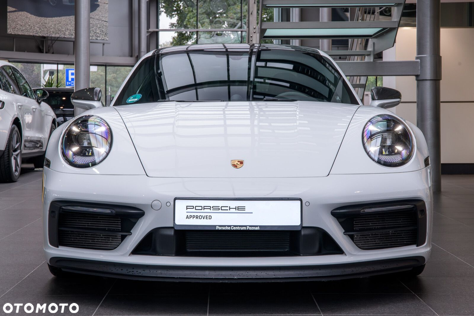 Porsche 911 Carrera 4 GTS - 5
