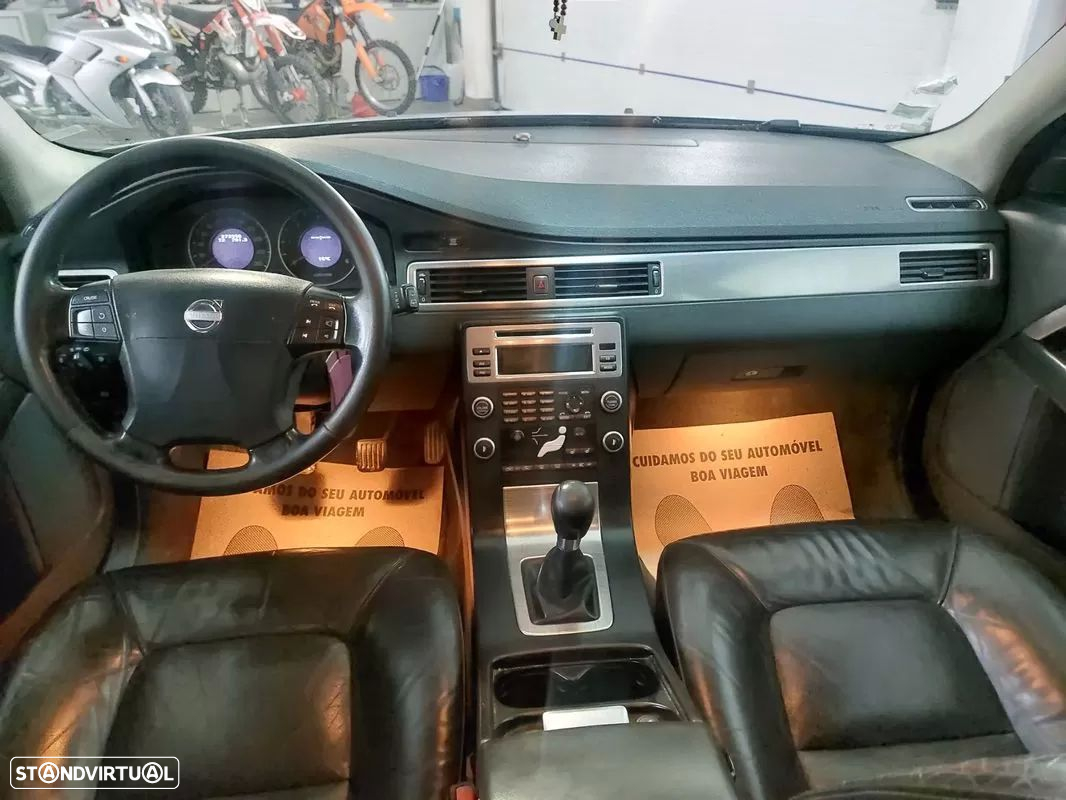 Volvo V70 2.0 D Momentum - 12