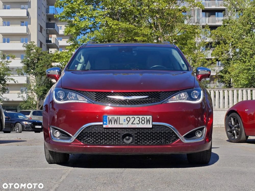 Chrysler Pacifica - 2