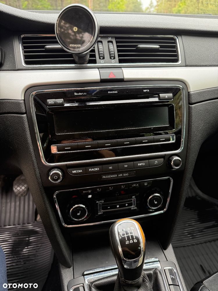 Skoda Superb 2.0 TDI Elegance - 14