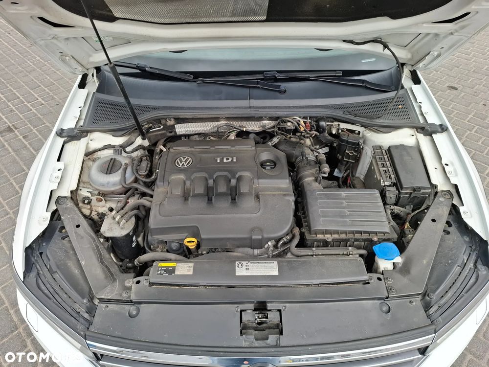 Volkswagen Passat 2.0 TDI BMT 4Mot Highline DSG - 17