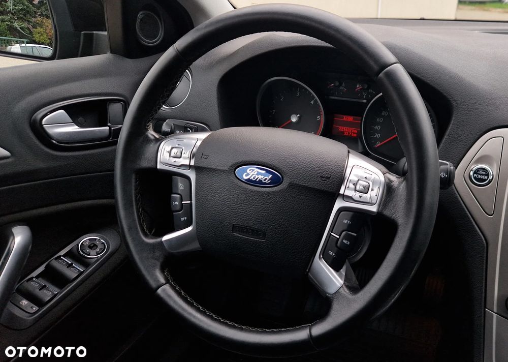Ford Mondeo 2.0 TDCi Titanium - 23