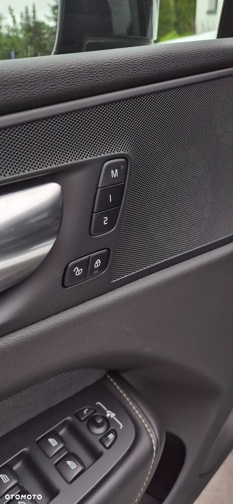 Volvo XC 60 D4 Geartronic RDesign - 24