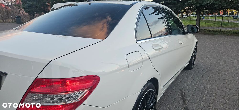 Mercedes-Benz Klasa C 180 BlueEFFICIENCY 7G-TRONIC Avantgarde - 21