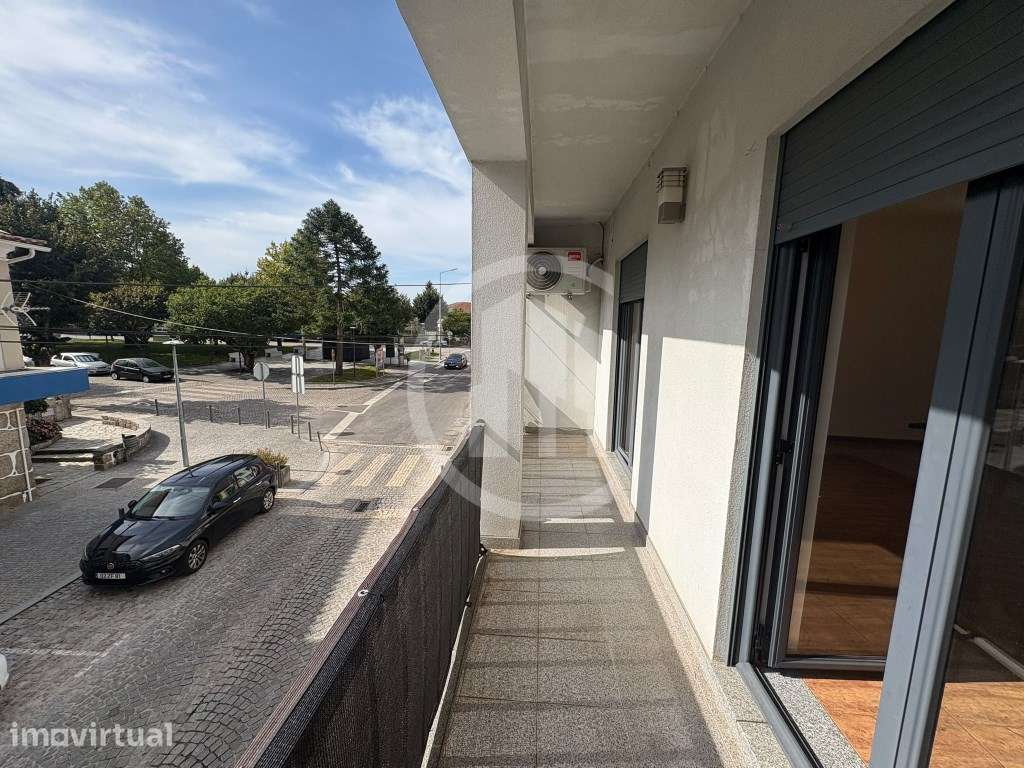 Excelente apartamento T2 Duplex com 140 m², situado no centro de Ca... - Grande imagem: 2/14