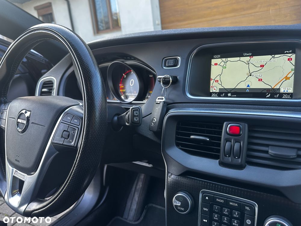 Volvo V40 D4 Geartronic RDesign - 17