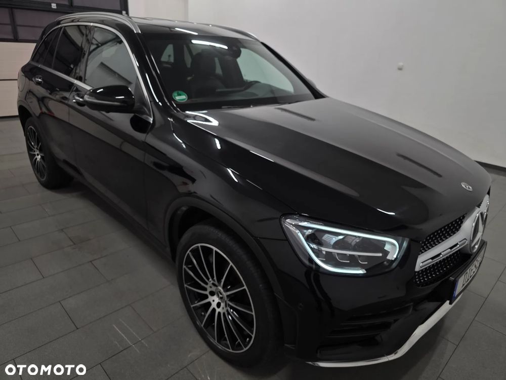 Mercedes-Benz GLC 300 de 4Matic 9G-TRONIC AMG Line Plus - 33