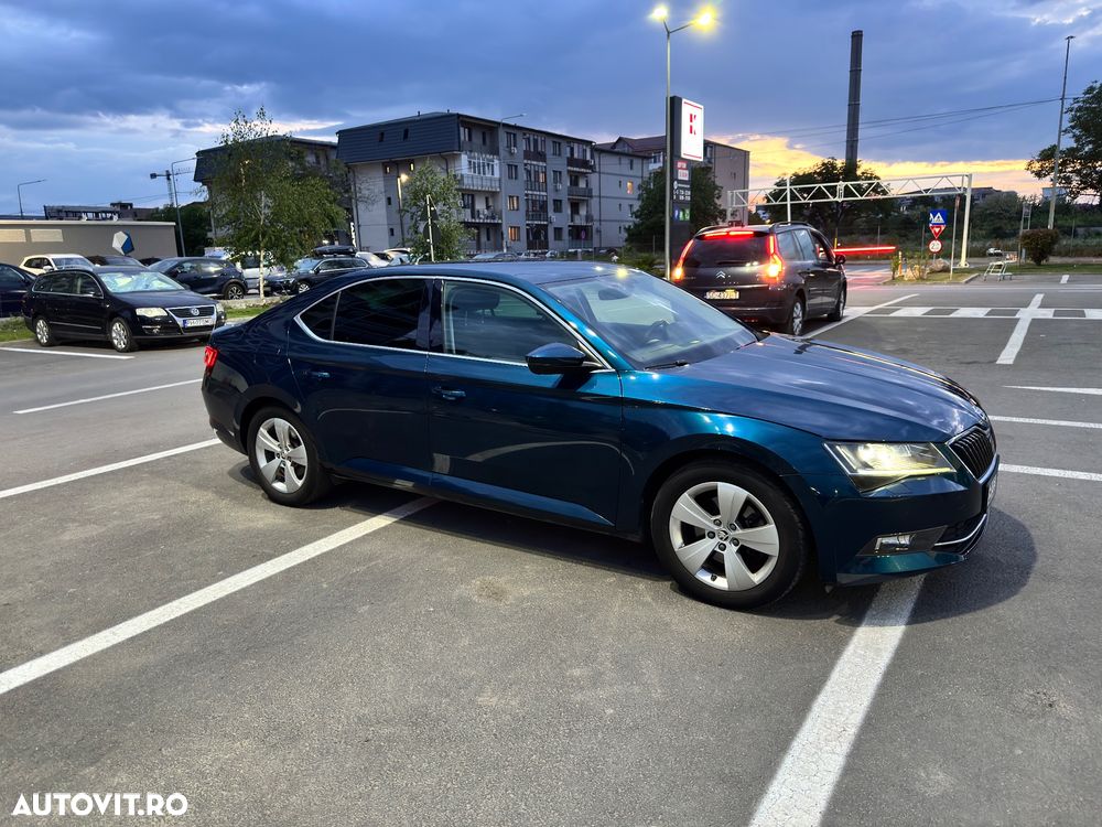 Skoda Superb 2.0 TDI Ambition - 2