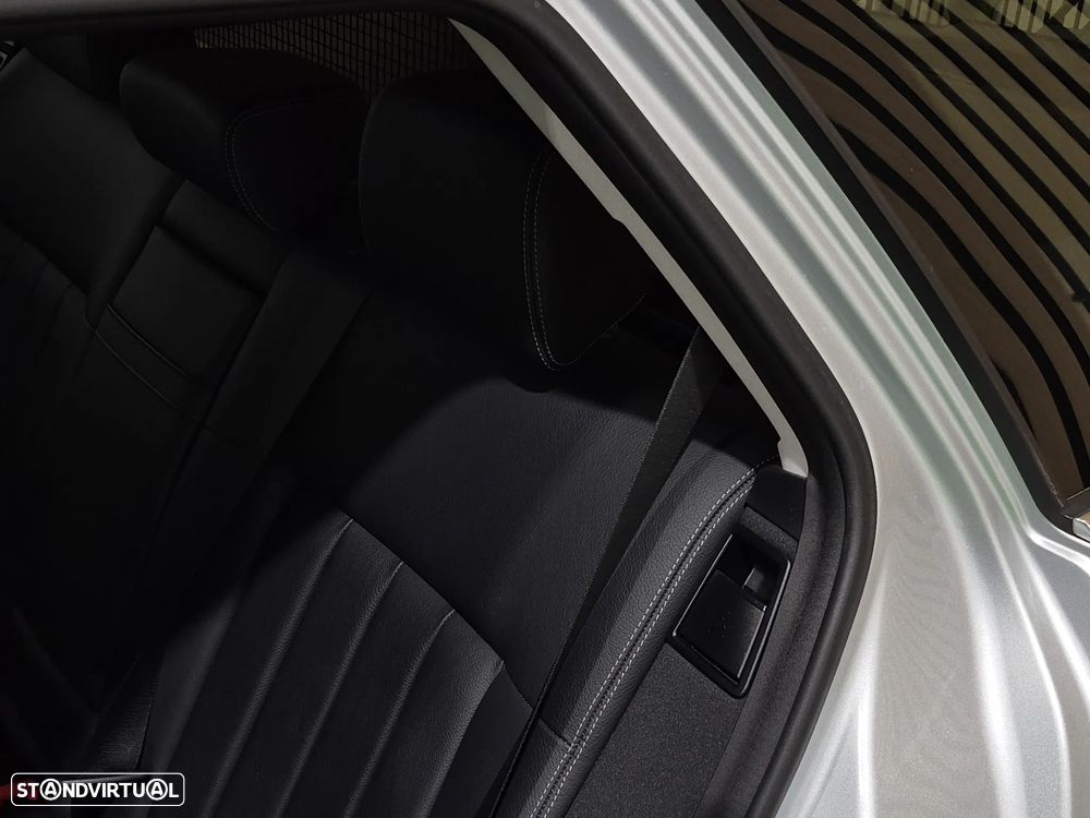 Mercedes-Benz E 300 Bluetec Hybrid Avantgarde - 30