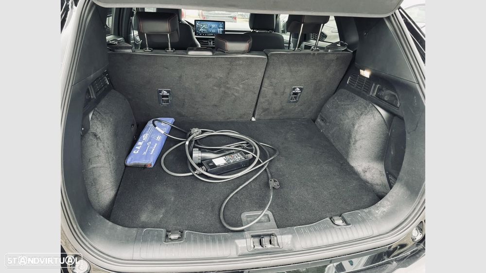 Ford Kuga 2.5 PHEV ST-Line X - 25