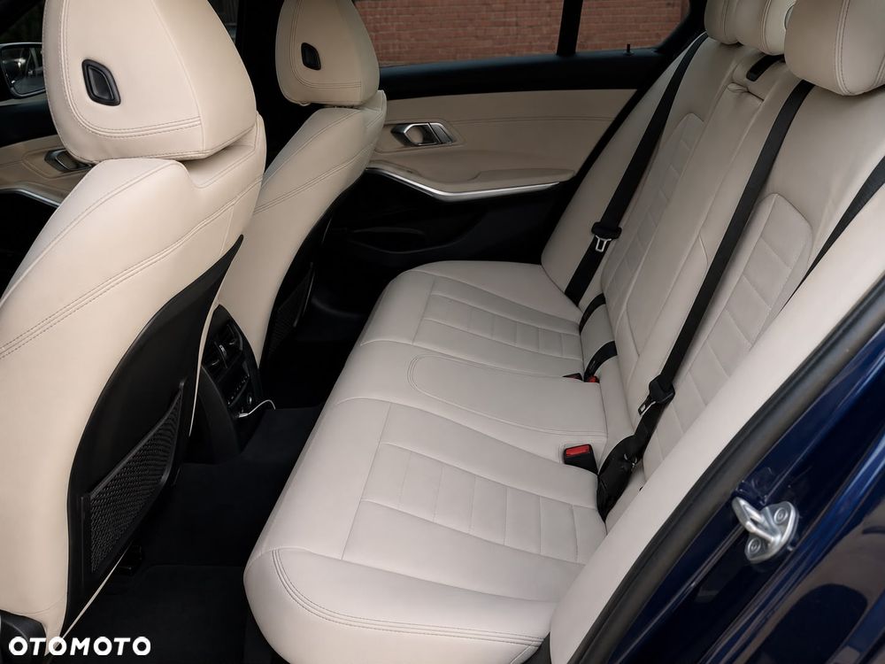 BMW Seria 3 - 17