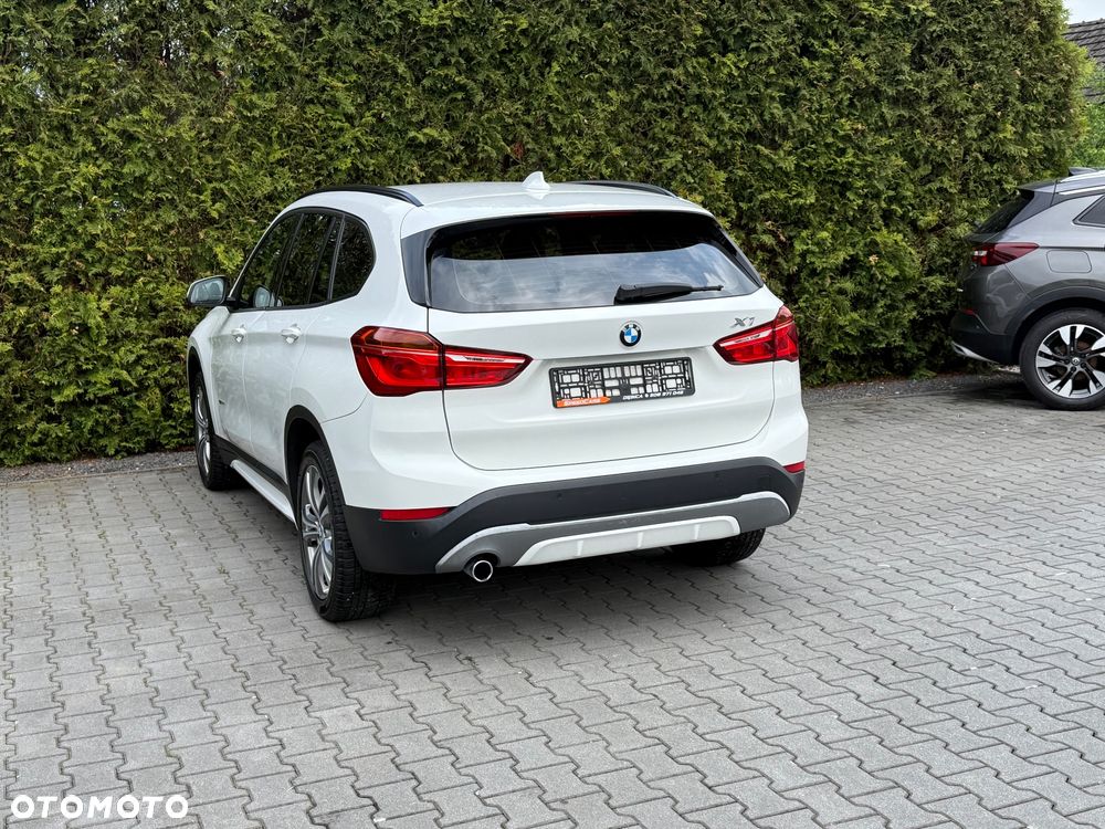 BMW X1 sDrive18d Sport Line - 4