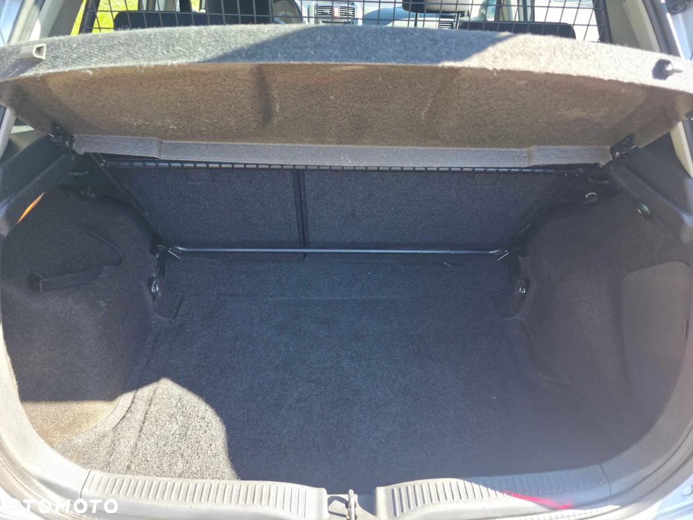 Toyota Auris - 11
