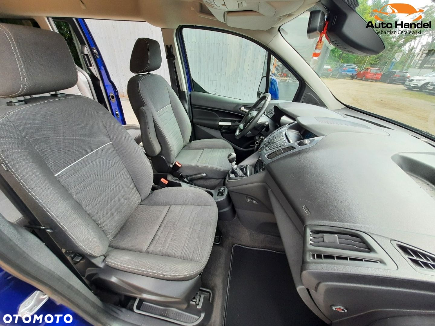 Ford Tourneo Connect Grand - 35