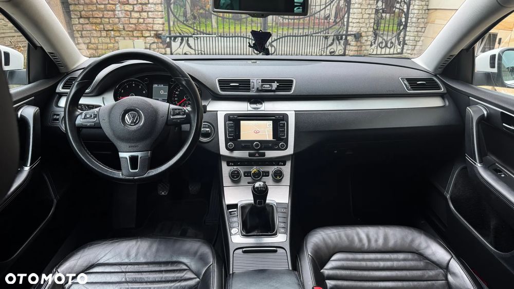 Volkswagen Passat 2.0 TSI Highline - 16