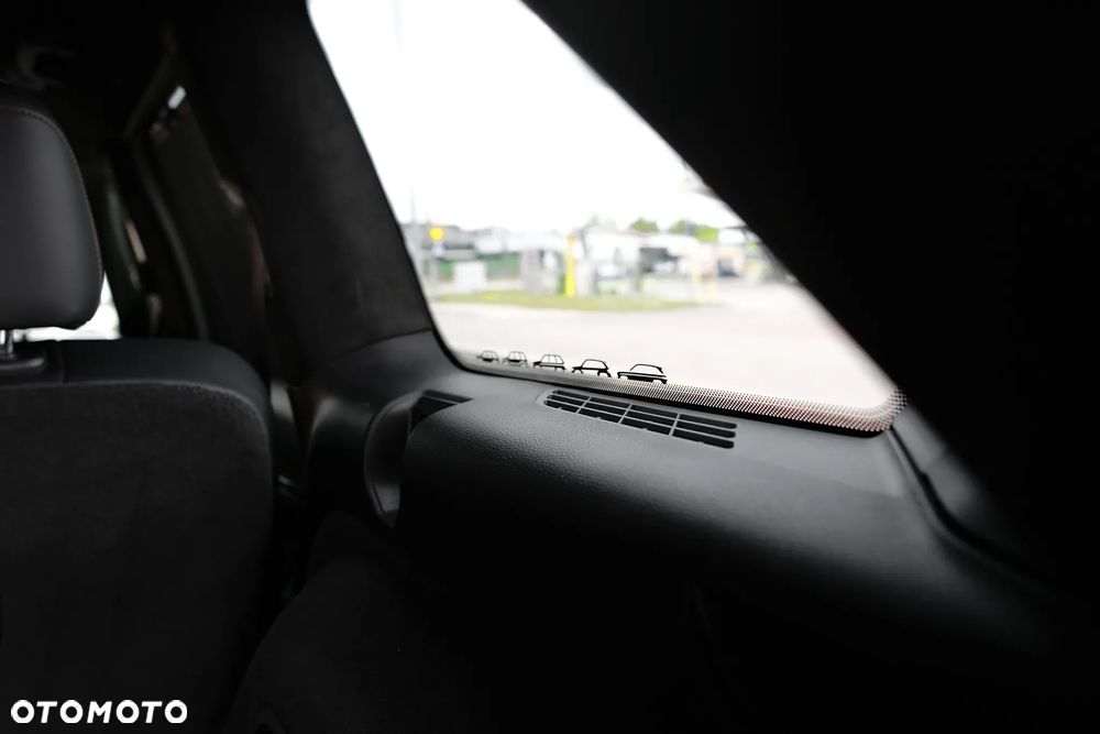 Jeep Grand Cherokee - 29