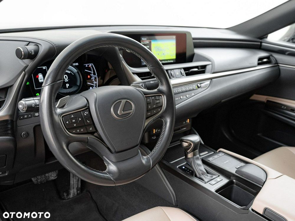 Lexus ES - 7