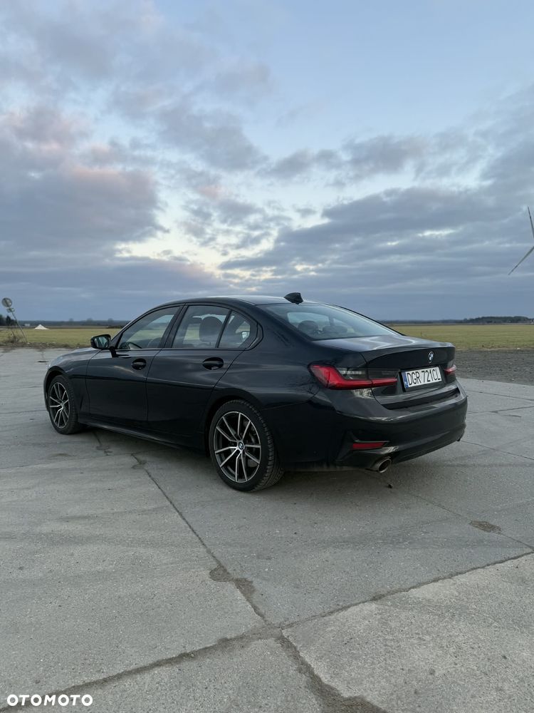 BMW Seria 3 330i - 5