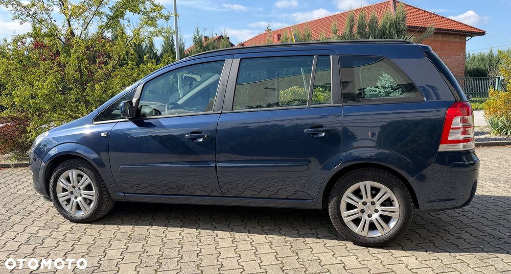 Opel Zafira - 10